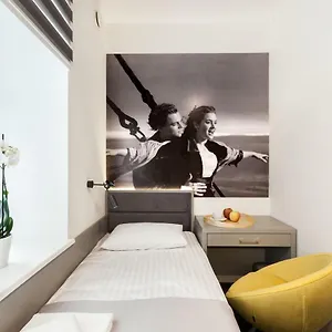  Hostel Cinema Polska